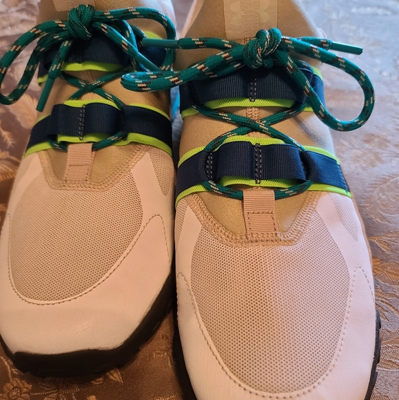 Under Armour sneakers - Picture 2 of 5